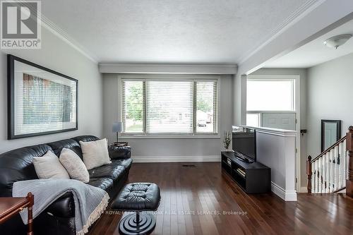 541 Sandmere Place, Oakville, ON - Indoor Photo Showing Living Room