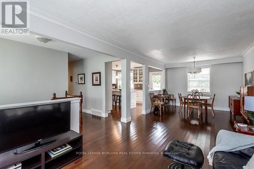 541 Sandmere Place, Oakville, ON - Indoor Photo Showing Living Room