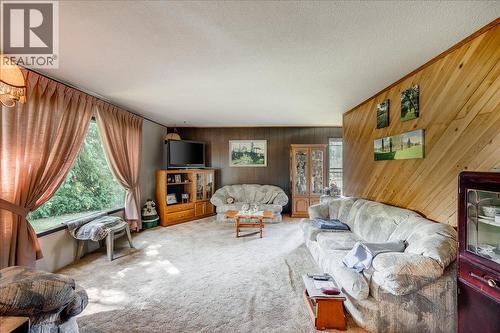 807 Waterloo Road, Ootischenia, BC - Indoor Photo Showing Other Room