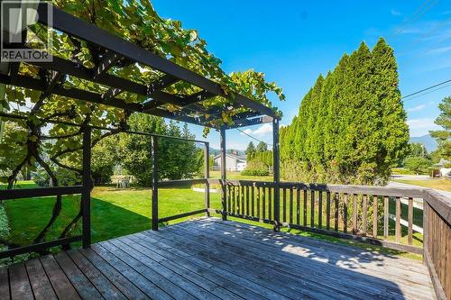 807 Waterloo Road, Ootischenia, BC - Outdoor With Deck Patio Veranda