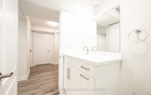 Legal Bsmt-5615 Heatherleigh Avenue, Mississauga, ON - Indoor Photo Showing Bathroom