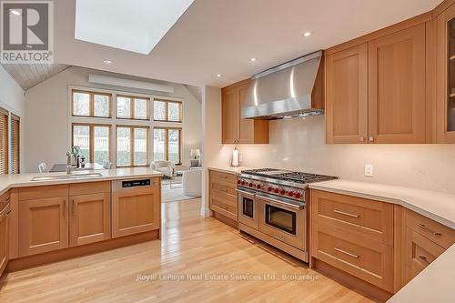69 Allan Street, Oakville (Oo Old Oakville), ON - Indoor Photo Showing Kitchen With Upgraded Kitchen