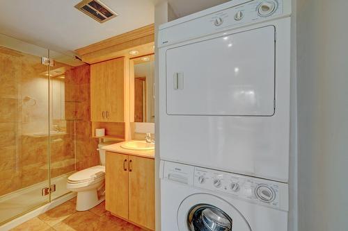Salle de bains - 309-1550 Av. Panama, Brossard, QC - Indoor Photo Showing Laundry Room