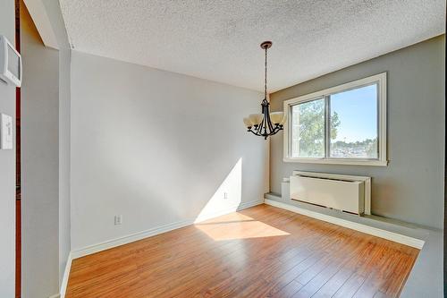 Salon - 309-1550 Av. Panama, Brossard, QC - Indoor Photo Showing Other Room