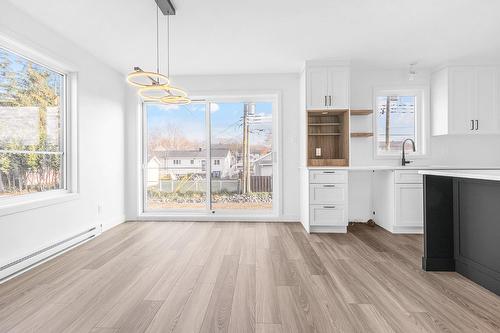 Dining room - Rue Du Havre, Lévis (Les Chutes-De-La-Chaudière-Ouest), QC - Indoor Photo Showing Kitchen