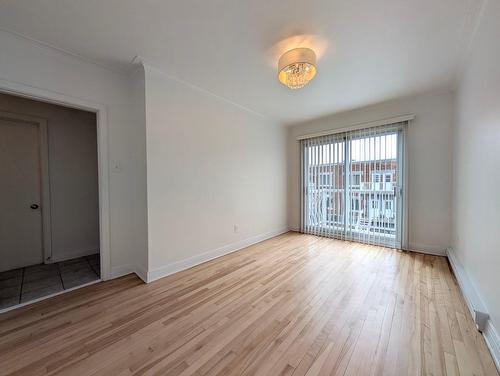 Living room - 7469 Rue Birnam, Montréal (Villeray/Saint-Michel/Parc-Extension), QC - Indoor Photo Showing Other Room