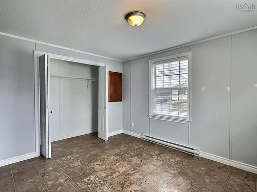 25 Pinehurst Street, Amherst, NS 