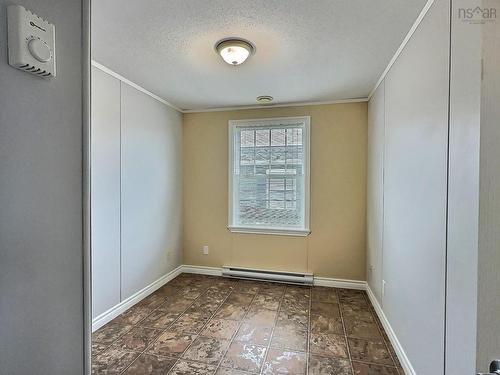 25 Pinehurst Street, Amherst, NS 