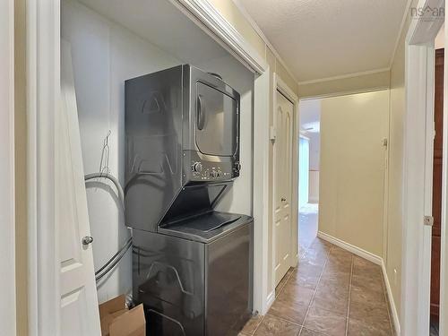 25 Pinehurst Street, Amherst, NS 