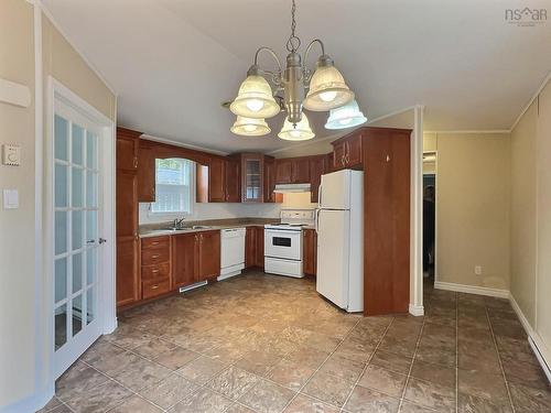 25 Pinehurst Street, Amherst, NS 