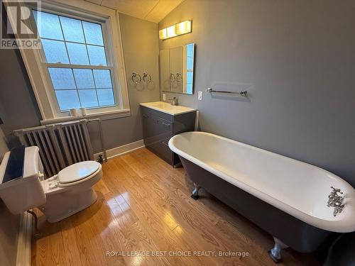 640 Brewster Street, Temiskaming Shores (Haileybury), ON - Indoor Photo Showing Bathroom