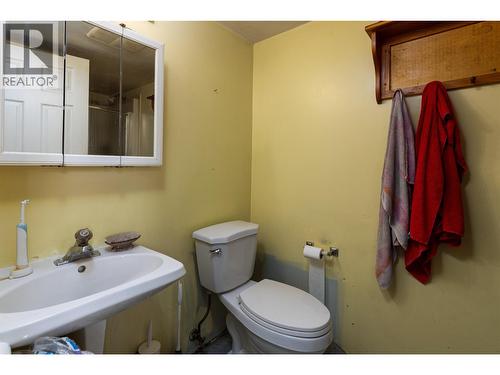 3566 Newell Avenue, Terrace, BC - Indoor Photo Showing Bathroom