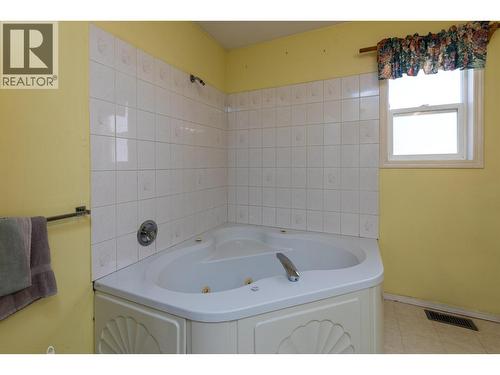 3566 Newell Avenue, Terrace, BC - Indoor Photo Showing Bathroom