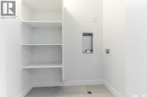 210 Doran Way, Saskatoon, SK - Indoor With Storage