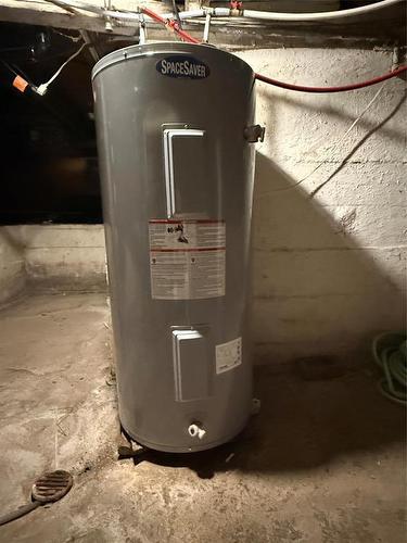 114 6Th Avenue S, Swan River, MB - Indoor Photo Showing Basement