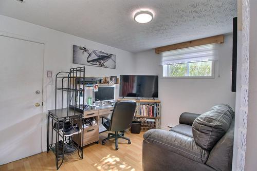 Salon - 1956  - 1960 Place Cartman, Val-D'Or, QC - Indoor Photo Showing Office