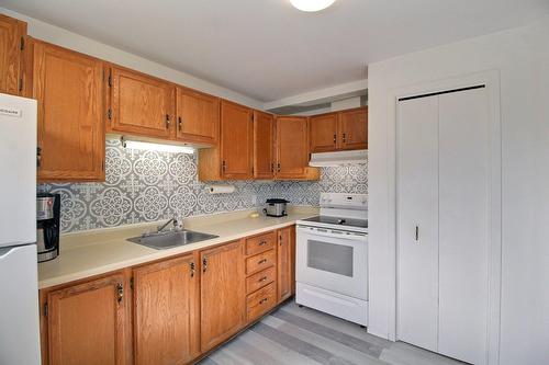 Cuisine - 1956  - 1960 Place Cartman, Val-D'Or, QC - Indoor Photo Showing Kitchen