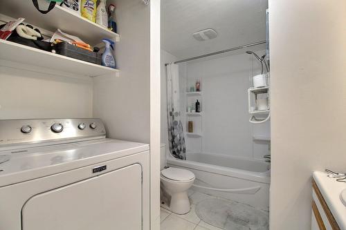 Salle de bains - 1956  - 1960 Place Cartman, Val-D'Or, QC - Indoor Photo Showing Laundry Room