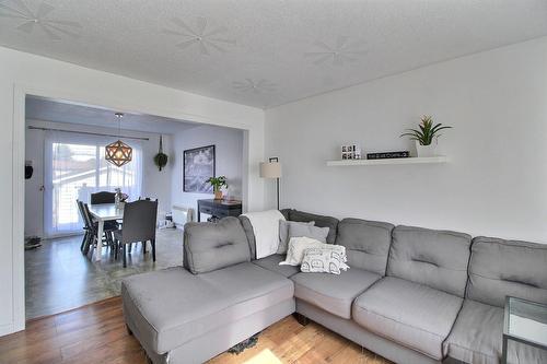 Vue d'ensemble - 1956  - 1960 Place Cartman, Val-D'Or, QC - Indoor Photo Showing Living Room