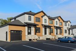 Rue de Modène  Québec (La Haute-Saint-Charles), QC G3J 1N9