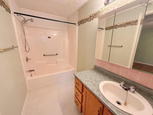 263 Seasons Drive, Bridgewater, NS 