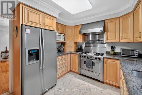 1152 Rushbrooke Drive, Oakville (Ga Glen Abbey), ON - Indoor Photo Showing Kitchen