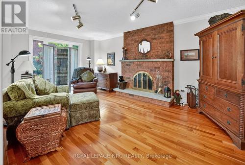 1152 Rushbrooke Drive, Oakville (Ga Glen Abbey), ON - Indoor Photo Showing Living Room With Fireplace