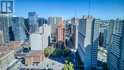 301 - 475 LAURIER AVENUE W  Ottawa, ON K1R 7X1