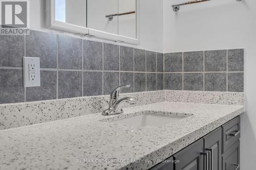 12 - 7450 Darcel Avenue, Mississauga, ON - Indoor Photo Showing Bathroom