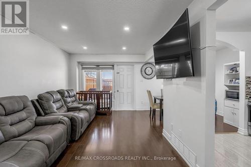 12 - 7450 Darcel Avenue, Mississauga, ON - Indoor Photo Showing Living Room