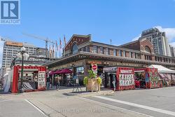 Steps to Byward Market - 