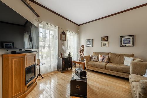 Salon - 943 Rue De La Roche, Granby, QC - Indoor Photo Showing Living Room