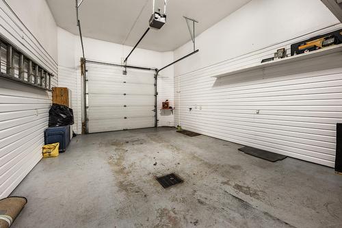 Garage - 943 Rue De La Roche, Granby, QC - Indoor Photo Showing Garage