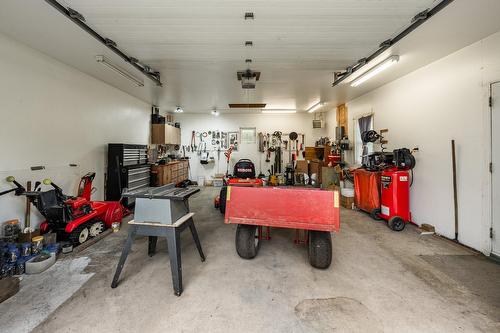 Garage - 943 Rue De La Roche, Granby, QC - Indoor Photo Showing Garage