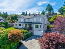 392 Carnegie St  Campbell River, BC V9W 2J5