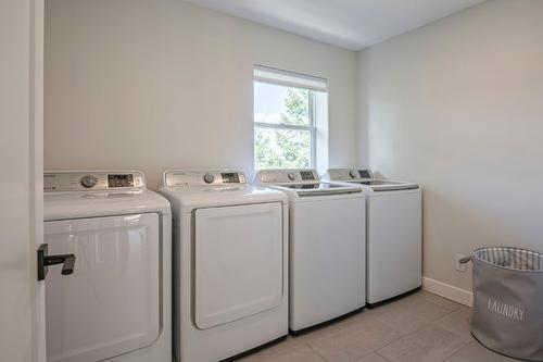 13980 Ponderosa Way, Coldstream, BC - Indoor Photo Showing Laundry Room