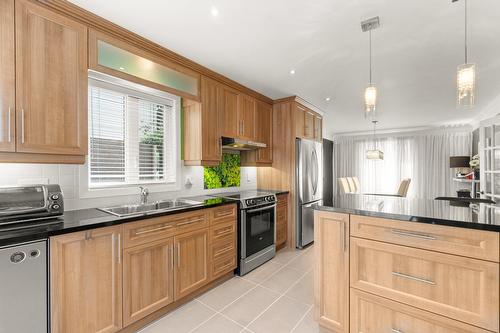 Kitchen - 7125 Rue Marie-Boucher, Trois-Rivières, QC - Indoor Photo Showing Kitchen With Double Sink
