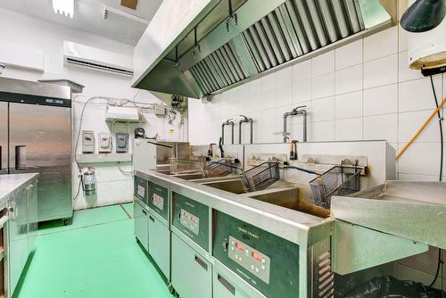 Commerce - Rue Non Disponible-Unavailable, Montréal (Côte-Des-Neiges/Notre-Dame-De-Grâce), QC 