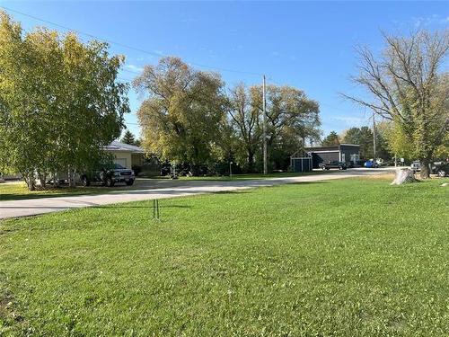 9 Mary Ave, Gunton, MB 