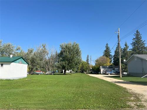9 Mary Ave, Gunton, MB 