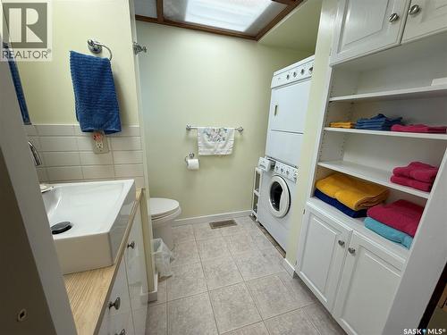 8 275 Alpine Crescent, Swift Current, SK - Indoor Photo Showing Laundry Room
