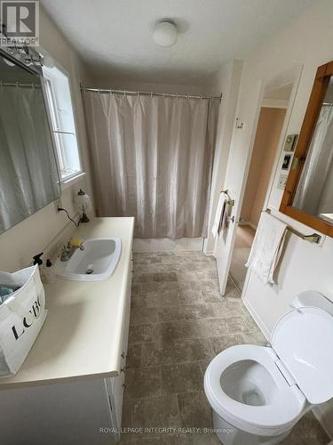 465 Guy Street, Ottawa, ON - Indoor Photo Showing Bathroom