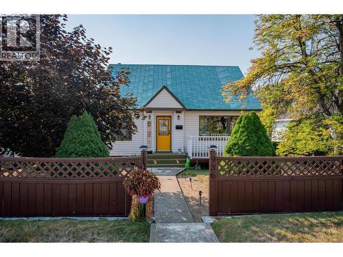 936 Thackeray Street, Warfield, BC - Outdoor