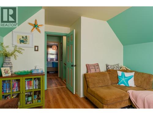 936 Thackeray Street, Warfield, BC - Indoor