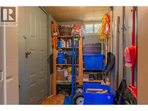 936 Thackeray Street, Warfield, BC - Indoor