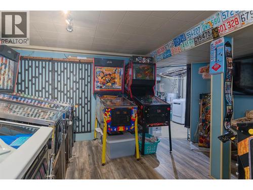 936 Thackeray Street, Warfield, BC - Indoor