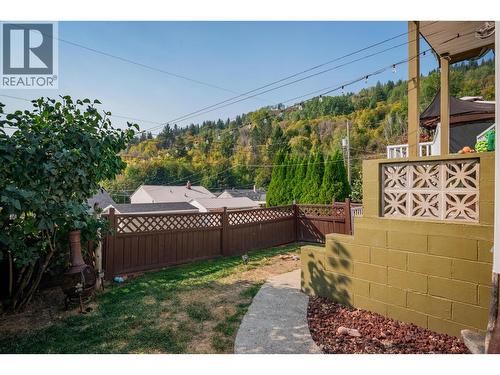 936 Thackeray Street, Warfield, BC - Outdoor
