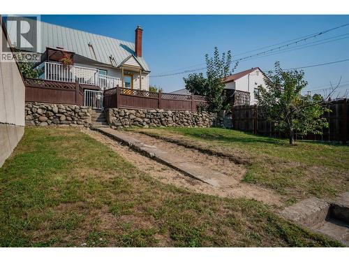 936 Thackeray Street, Warfield, BC - Outdoor