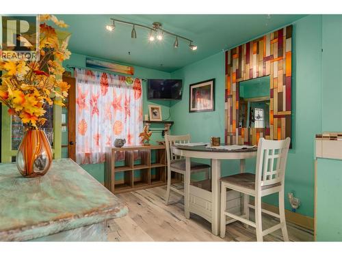 936 Thackeray Street, Warfield, BC - Indoor