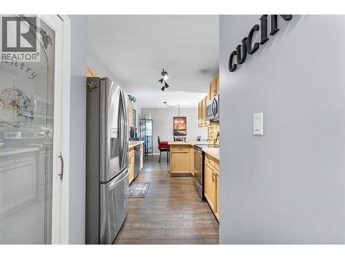 3163 Richter Street Unit# 413, Kelowna, BC - Indoor Photo Showing Kitchen